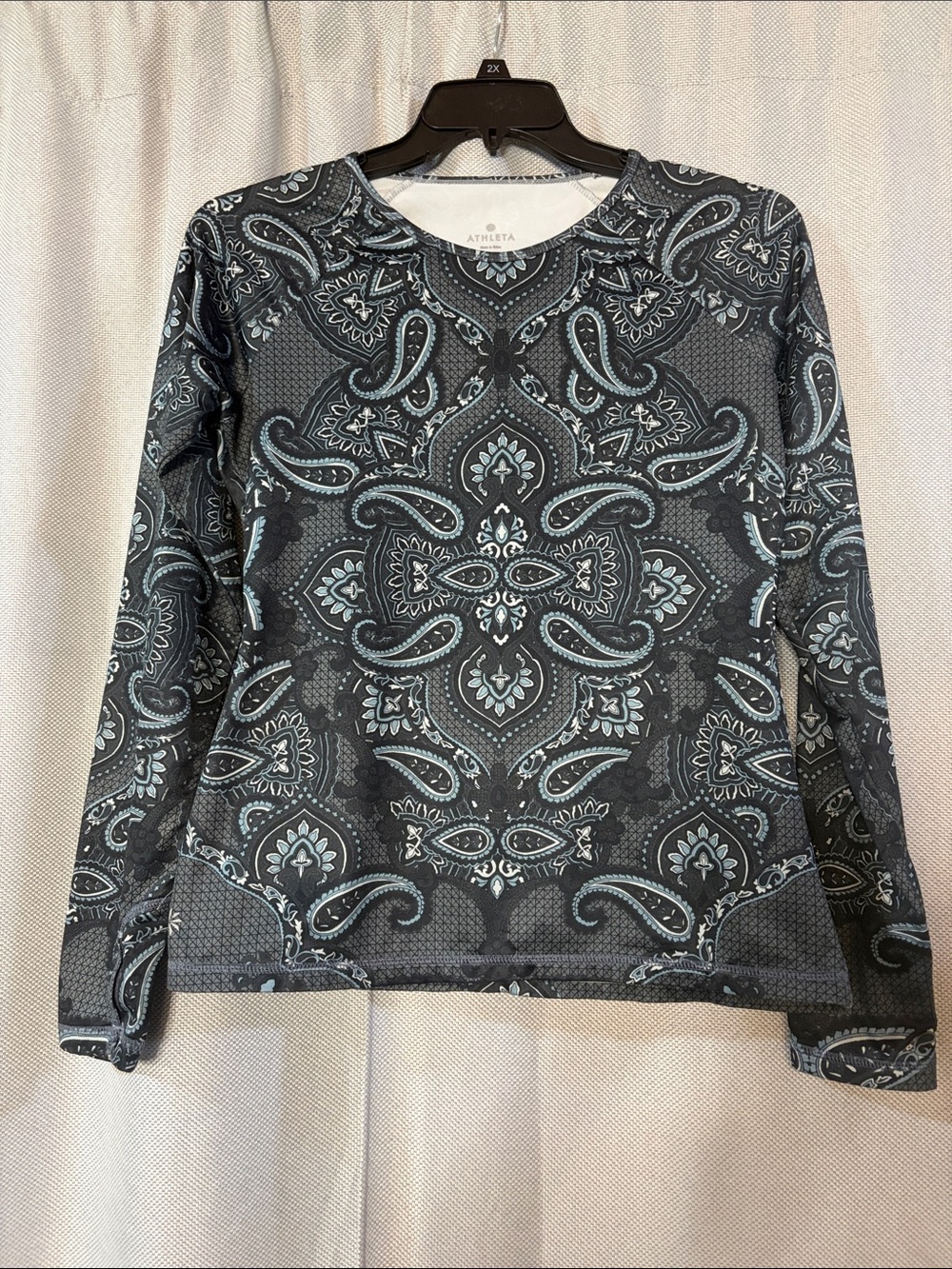 Athleta Sierra Nevada Paisley Athletic Top in Granite Victory